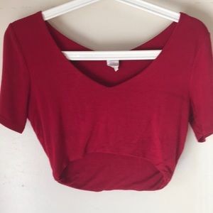 Crimson red low v neck short sleeved cropped top